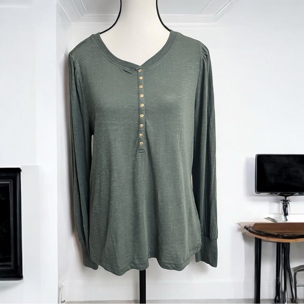New with Tags Democracy Long Sleeve Crew Neck with Gold Tone Snap Buttons